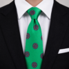 Corbata verde elegante para hombre con estampado circular ideal para bodas y traje formal
