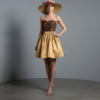 Vestido corto de fiesta con cuerpo de pedrería marrón y falda en mikado color oro para invitada