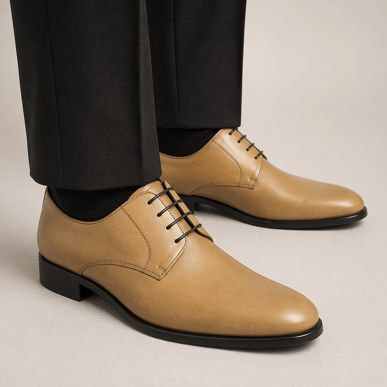 Zapato de vestir hombre color beige en piel con cordones ideal para bodas comuniones y eventos de día