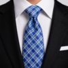 Corbata azul para hombre con diseño de cuadros y líneas plateadas elegante ideal para bodas y traje formal