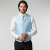 Chaleco de ceremonia para hombre azul claro con espalda en tejido raso del mismo color y corbatón opcional ideal para novio o invitado de boda