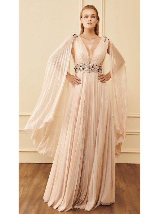 vestido largo de fiesta rosa nude con mangas plisadas largas