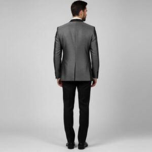 Traje de Novio Gris Plata con Negro y corbaton negro liso (2)