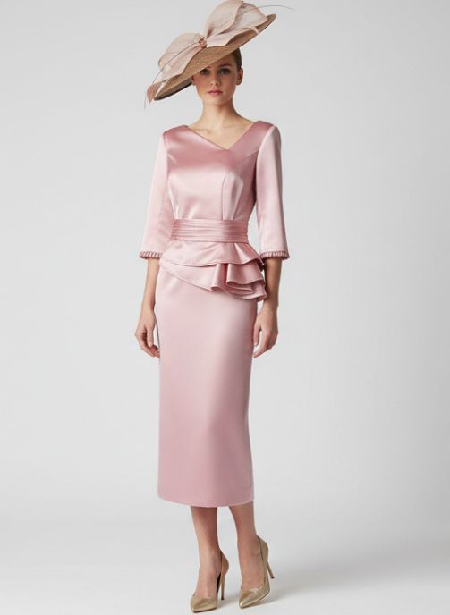 vestido de fiesta midi en tejido crepe brillo rosa para invitada boda madrina modelo judth