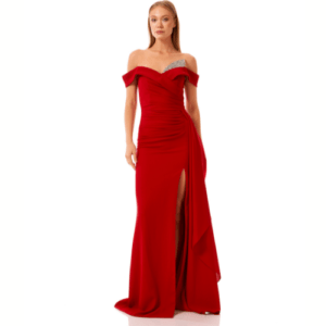 Vestido largo rojo de fiesta con escote bardot y abertura lateral para invitada de boda