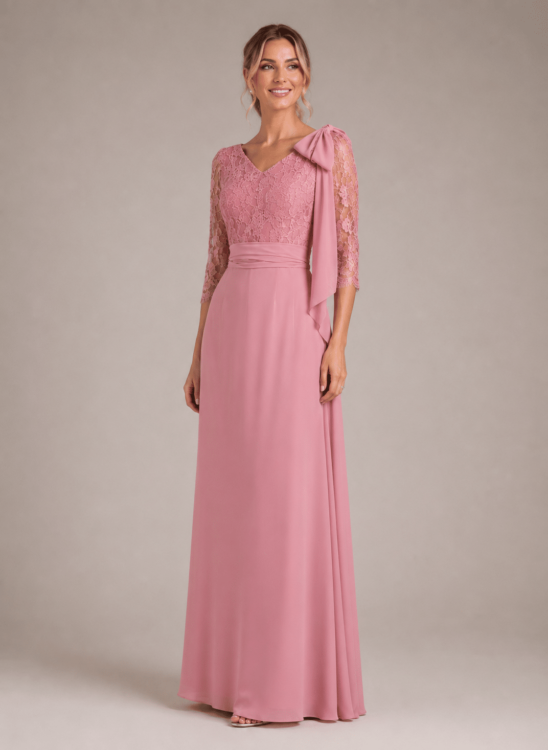 vestido de fiesta largo gasa y encaje rosa pala inivtada boda modelo sevilla