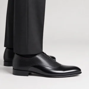 Zapato Oxford negro de piel para hombre con acabado grabado, ideal para novios, padrinos e invitados de boda